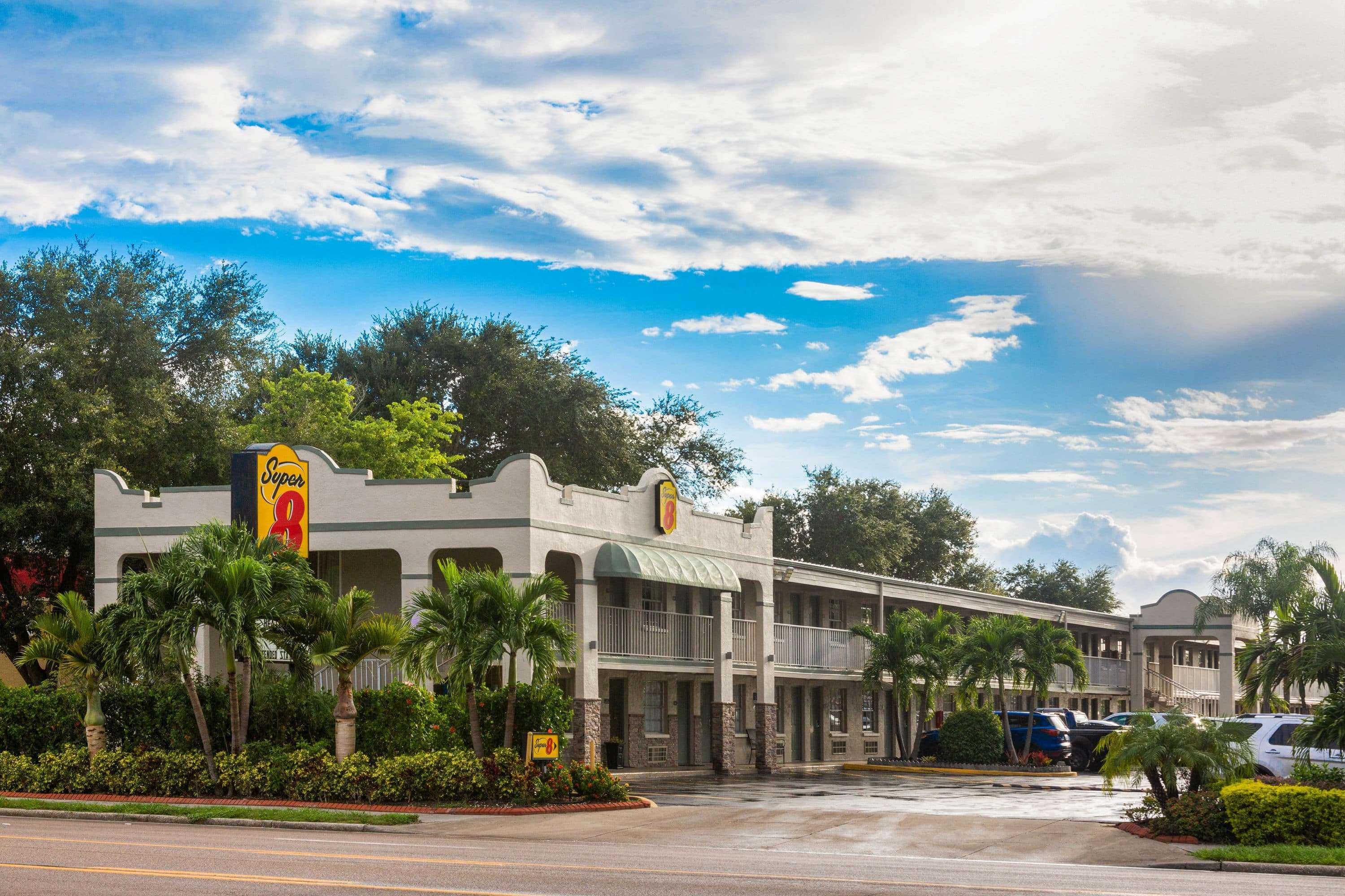 Мотель Super 8 By Wyndham Bradenton Sarasota Area Экстерьер фото
